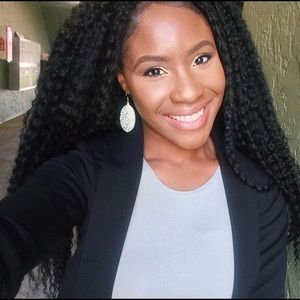 Meet your Posher, Fabiola