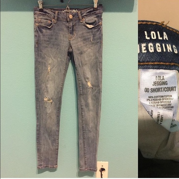 Distressed skinny jeans