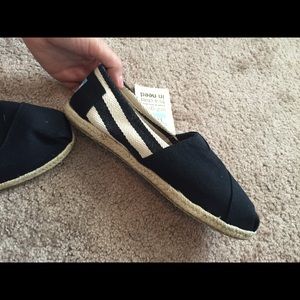 {Toms} Flats