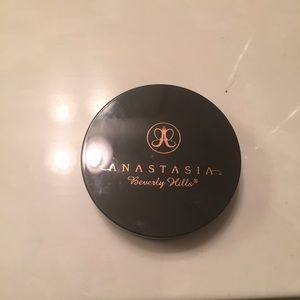 SOLD Anastasia Beverly Hills Peach Nectar