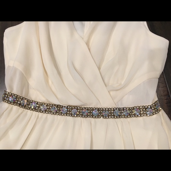 Beautiful off white dress - Picture 2 of 2