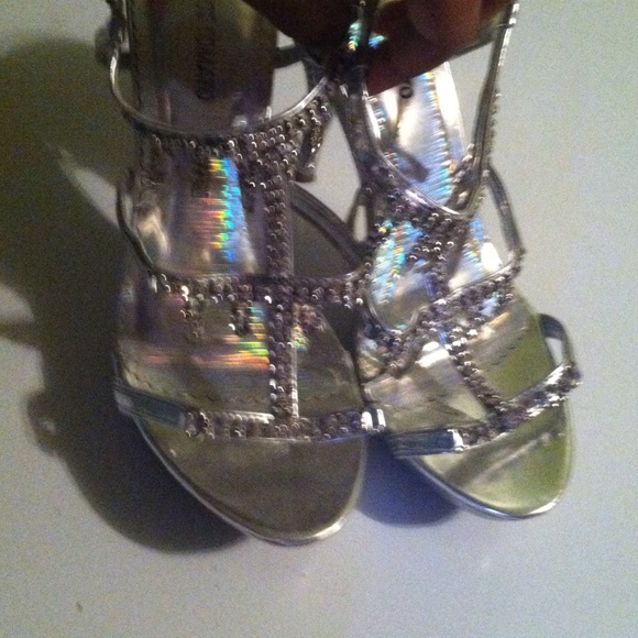 Silver Studded Heel - Picture 2 of 3