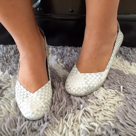 Italina Memory Foam Sneakers - Picture 4 of 4