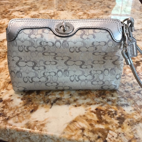 NEW 💕 Silver Coach Wristlet