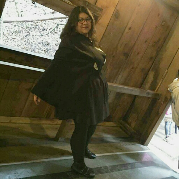 Meet your Posher, Donna - Picture 2 of 2