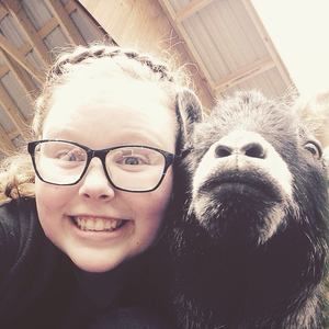 Meet your Posher, Ella