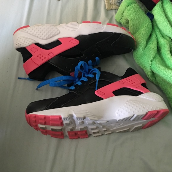 Barely worn huaraches - Picture 1 of 3