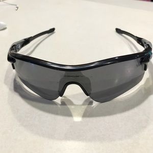 Men's radar lock Oakley's used only a few times