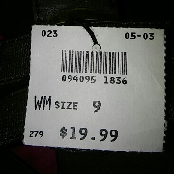 Shoes - Picture 2 of 4