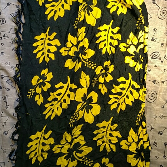 Tropical Scarf - Picture 3 of 3