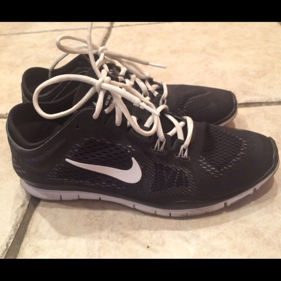WORN TWICE NIKE FREES SIZE 10 Women