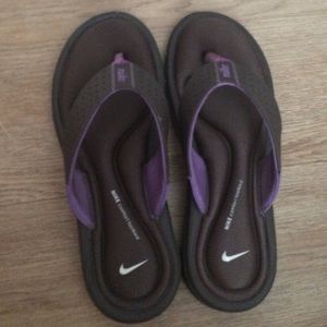 Nike flip flops