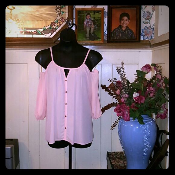 PLUS SIZE COLD SHOULDER TOP IN SOFT PEACHY/PINK