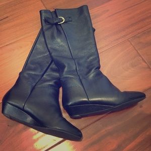 STEVE MADDEN Black leather boots!!