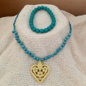 ‼️ONE DAY SALE‼️ Avon necklace and bracelet combo