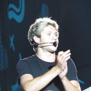 Meet your Posher, Caitlin