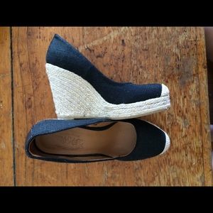 Really comfortable black Nine West wedges : )