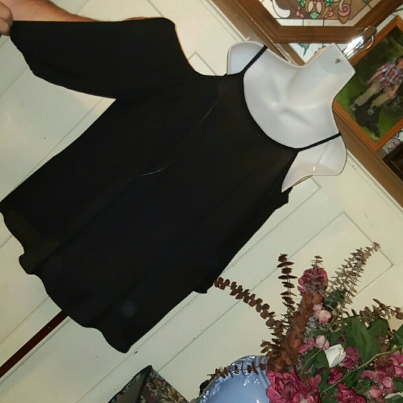 PLUS SIZE COLD SHOULDER SUMMER BLOUSE BLK. - Picture 2 of 3