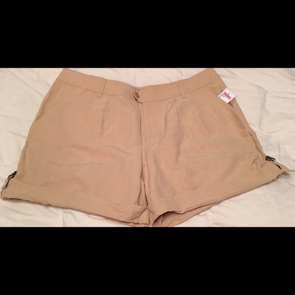 Skyline Shorts - Sand