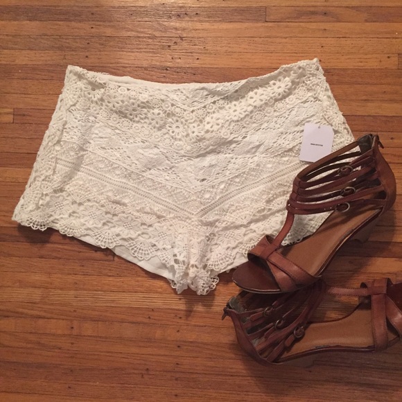 NWT Kimchi Blue shorts