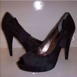 ✨Paris Hilton Heels. Pink Bottoms✨