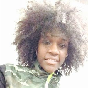 Meet your Posher, Brittney