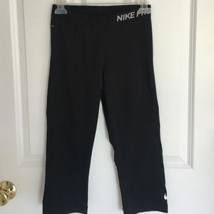 NIKE Dri-Fit Epic Lux running capris