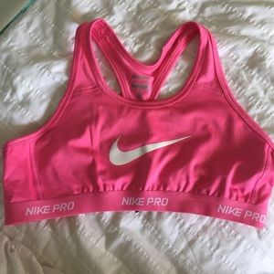 NWT Nike Pro Bra