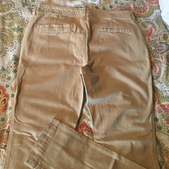 Tan old navy pants Diva style - Picture 2 of 2
