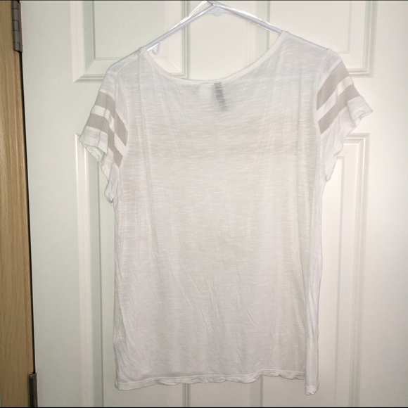 H&M T-shirt - Picture 2 of 3