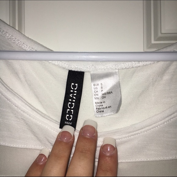 H&M T-shirt - Picture 3 of 3