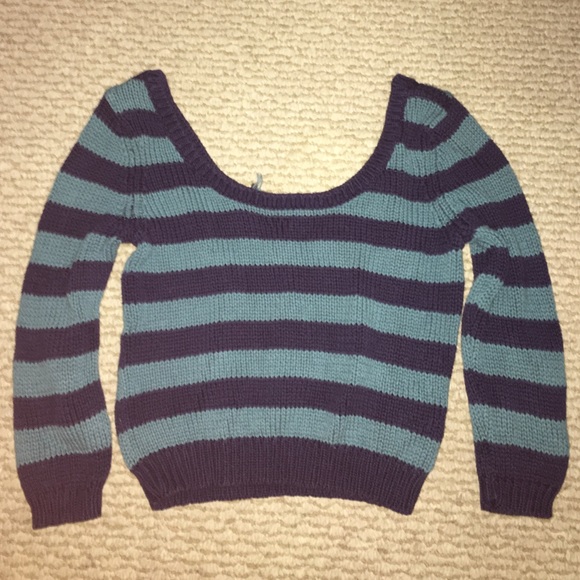 Crop top sweater
