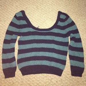 Crop top sweater