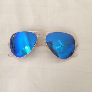 Small Rayban Mirrored aviators