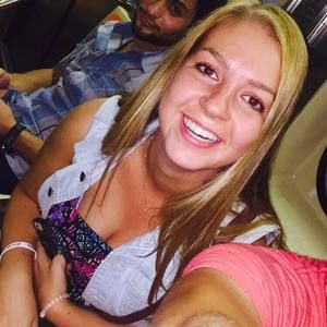 Meet your Posher, Adina