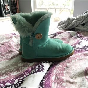 Bailey button UGGS