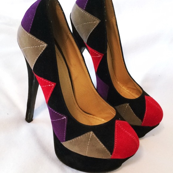 Heels - Picture 2 of 4