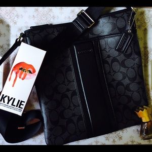 NEW Coach Messenger Bag