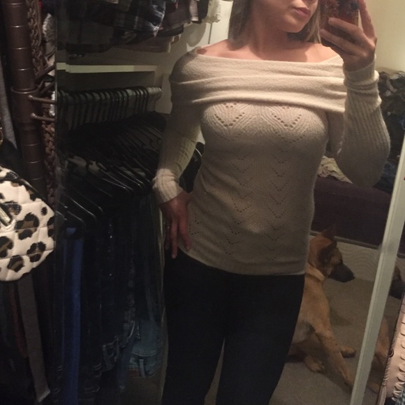 Off the shoulder tan sweater - Picture 4 of 4