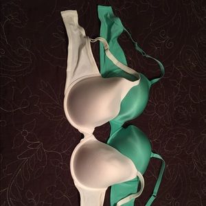 2 VS bras 40DD