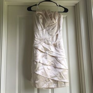 Strapless formal dress