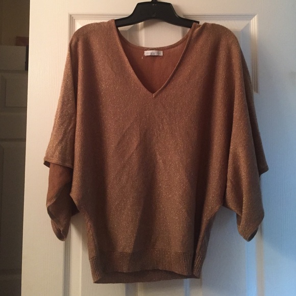 Beautiful gold sweater - Picture 1 of 2