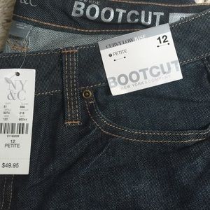 NY & Co. Bootcut Jeans in Medium Wash 👖