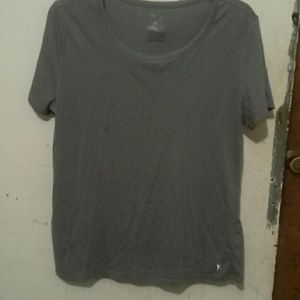 Gray tee shirt