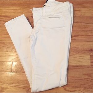 WHITE JEGGINGS