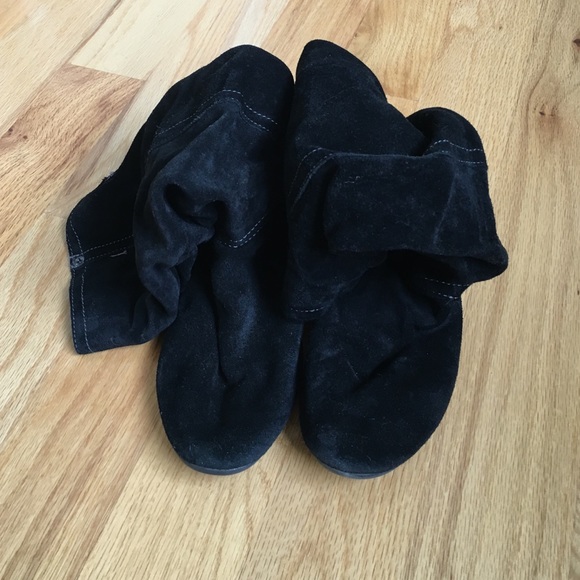 Black slouchy boot