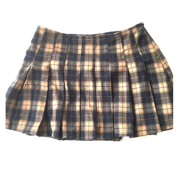 Plaid pleaded mini skirt