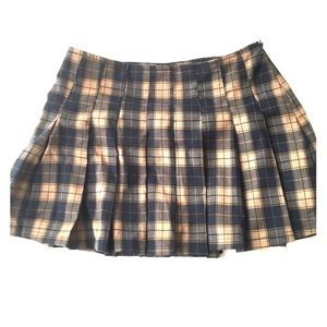 Plaid pleaded mini skirt