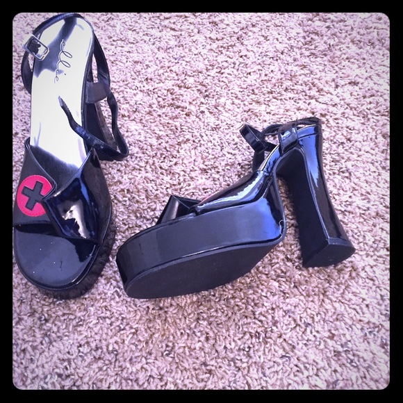 Costume naughty nurse heels
