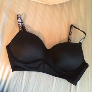 Black sports bra